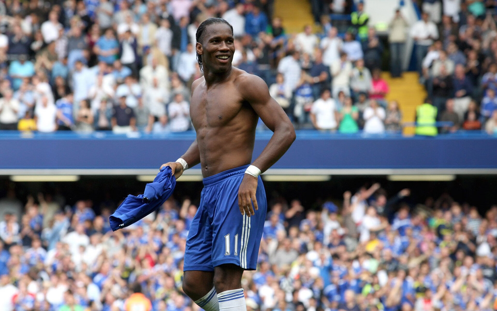 C罗换上新战靴完成帽子戏法,c罗所有帽子戏法