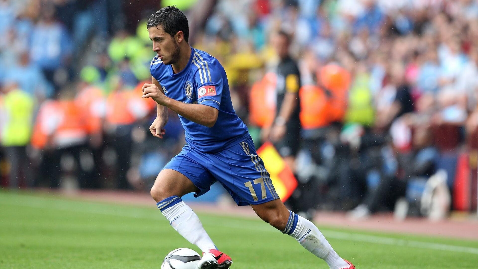 卡普尔展现出高水平的球场意识和全能技巧,成为袋鼠队核心,卡普尔ms